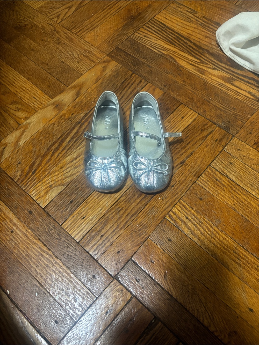 Zara Silver Girls' Mary Jane Shoes with Bow